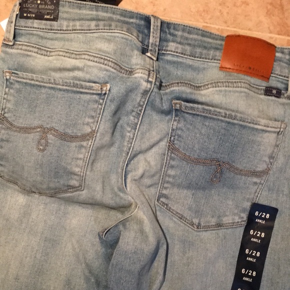 Lucky brand wash style jeans - Picture 7 of 7